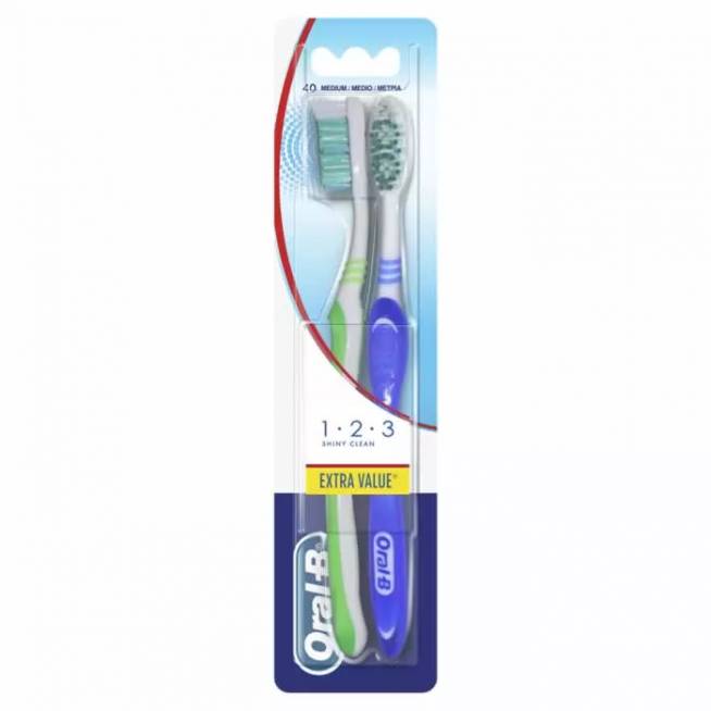 "Oral-B Shiny Clean" dantų šepetėlis vidutinis 2 vienetai 