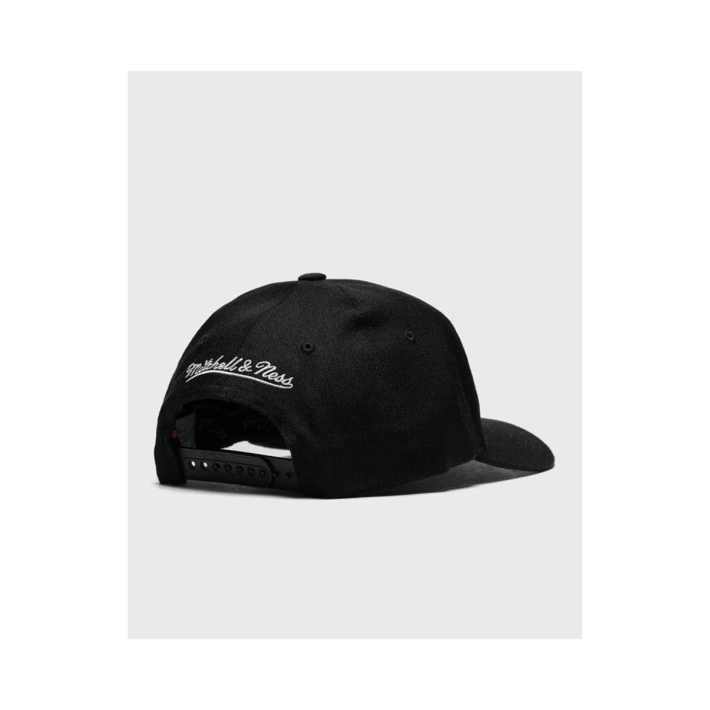 Mitchell & Ness NBA Brooklyn Nets Team Logo High Crown 6 Panel Classic Red Snapback kepurė HHSSINTL102-BNEYYYPPPBLCK