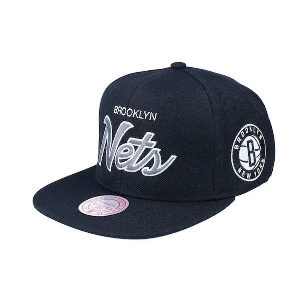 Mitchell & Ness NBA Brooklyn Nets Team Script 2.0 Snapback Nets kepurė HHSS3280-BNEYYYPPPBLCK