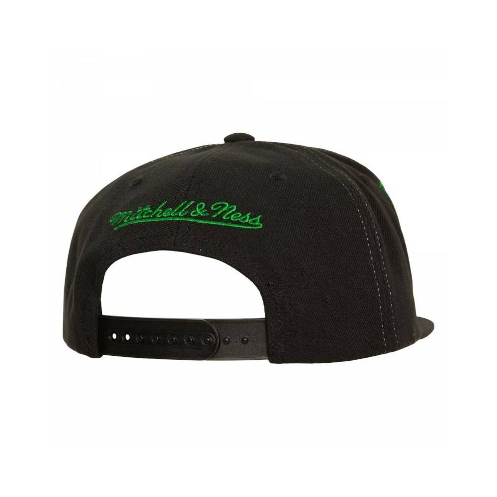 Mitchell & Ness Varsity Bust Snapback Boston Celtics kepurė HHSS6461-BCEYYPPPBLCK