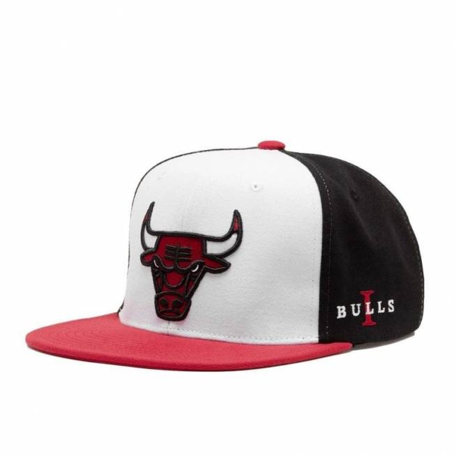 Mitchell & Ness Chicago Bulls NBA Core I Snapback Buls kepurė HHSS6742-CBUYYPPPWHRD