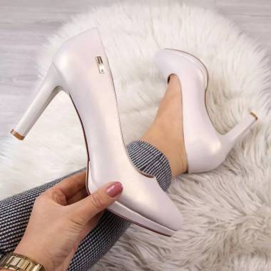 Pumps on a platform pearl beige W Sergio Leone