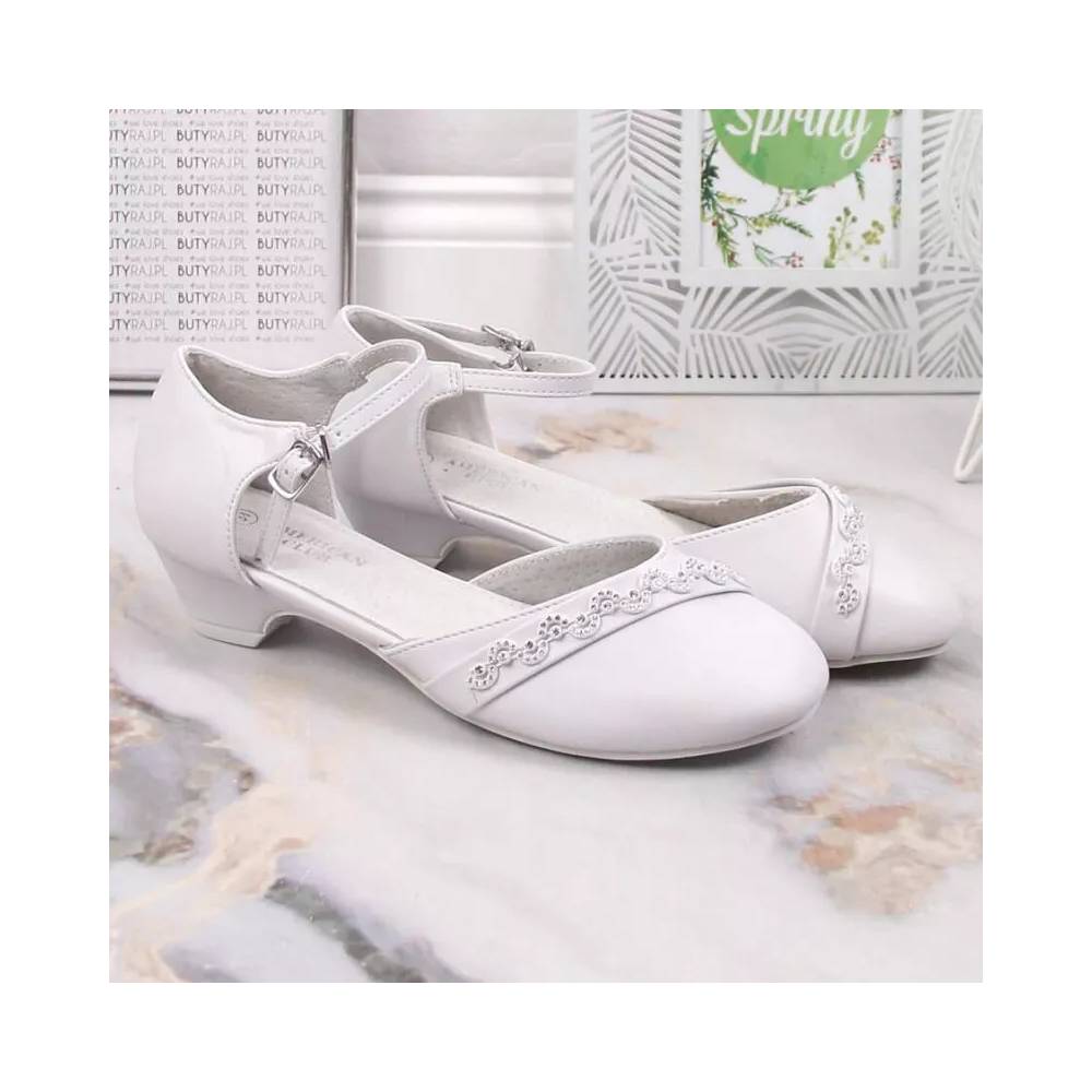 American Club Jr. AM914 white ballerinas on a cap