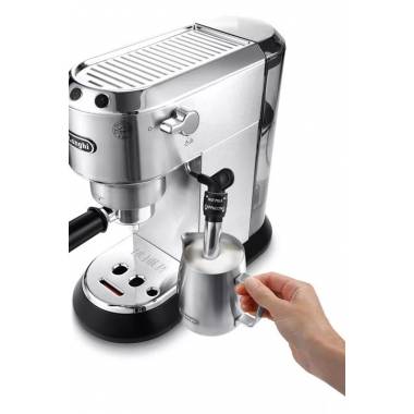 Pusiau automatinis kavos aparatas DeLonghi EC685M